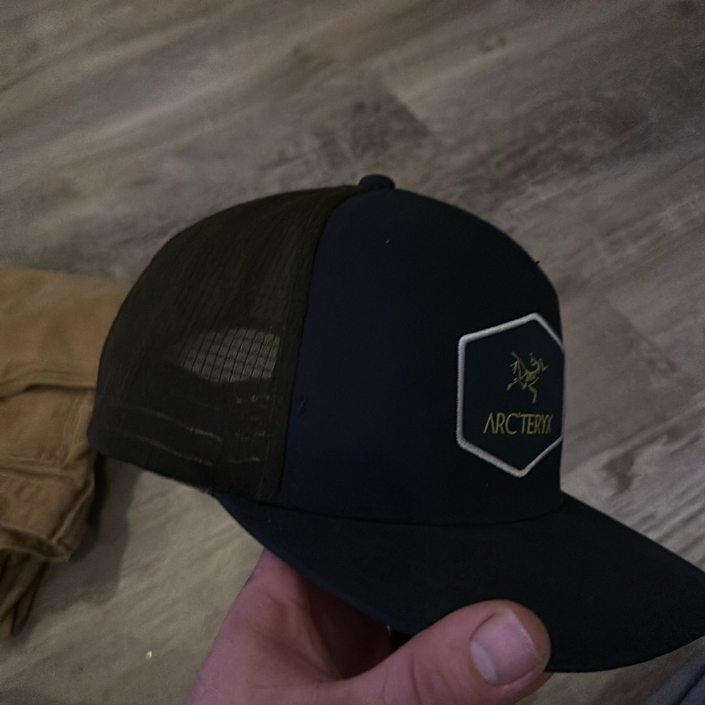 Arc'teryx Black Trucker Hat - Picture 2 of 3